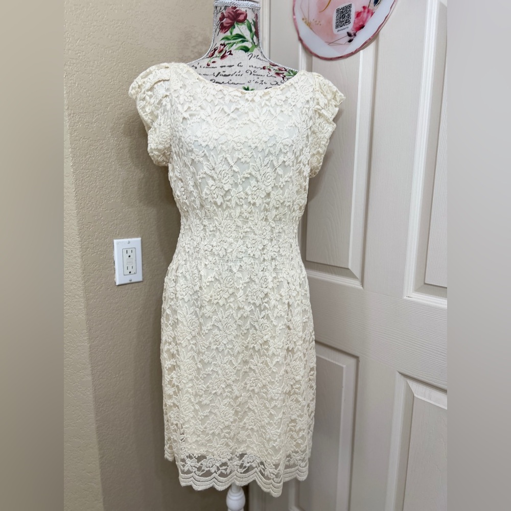 Elegant Cream Lace Dress